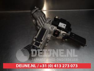 Mazda 2 Ignition lock + key O334657 photo 2