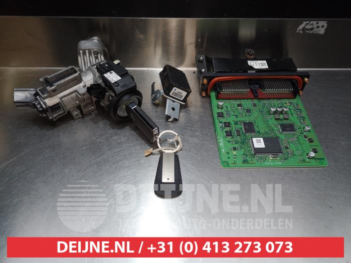 Mazda 2 Kontaktslot+Sleutel O334647