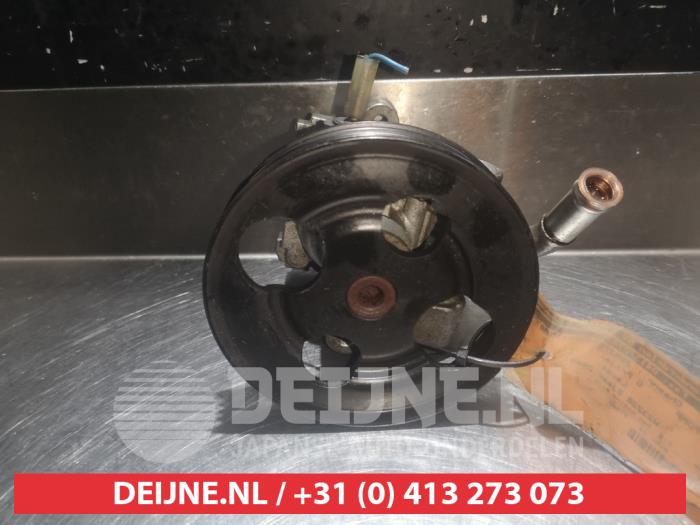 Stuurbekrachtiging Pomp van een Suzuki Grand Vitara II (JT) 1.6 16V 2006
