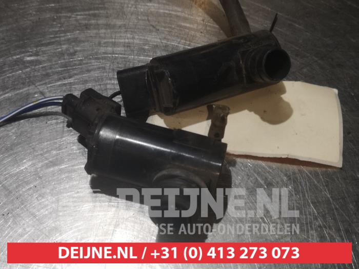 Toyota Avensis Verso Scheibensprüherpumpe vorne O340979