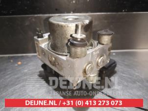 Daihatsu Trevis ABS Pomp O338254 foto 4