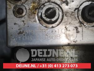 Daihatsu Trevis ABS Pomp O338254 foto 3