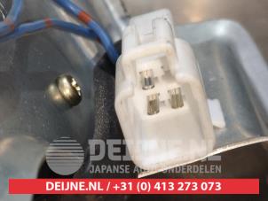 Mazda 2 Ruitenwissermotor achter O300960 foto 3