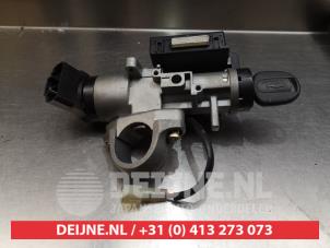 Chevrolet Nubira Ignition lock + key O334603 photo 2