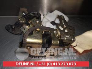 Daihatsu Cuore Deurslot Mechaniek 4Deurs links-achter O280436 foto 3