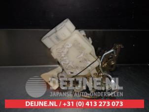 Daihatsu Cuore Deurslot Mechaniek 4Deurs links-achter O280436 foto 2