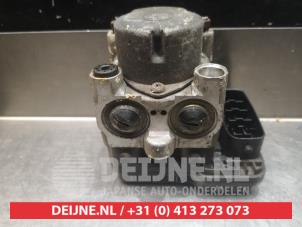 Toyota Previa ABS Pomp O338396 foto 2