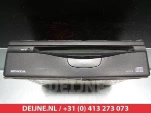 Gebruikte CD Speler Honda Civic (EP/EU) 1.4 16V Prijs op aanvraag aangeboden door V.Deijne Jap.Auto-onderdelen BV