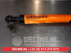 Daihatsu Sirion Gasdemper links-achter O294273 foto 2