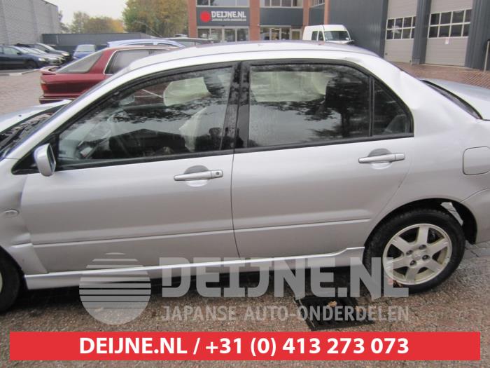Mitsubishi Lancer Portier 4Deurs links-achter O285357