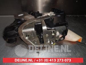 Daihatsu Terios Door lock mechanism 4-door, front left O279761 photo 3