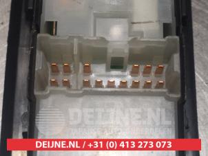 Nissan Terrano Multi-functional window switch O311684 photo 2