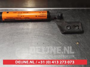 Hyundai Coupe Gasdemper rechts-achter O294720 foto 3