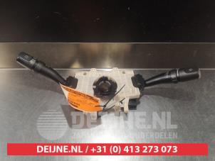 Gebruikte Licht + Raw Schakelaar Hyundai Trajet 2.0 16V Prijs € 35,00 Margeregeling aangeboden door V.Deijne Jap.Auto-onderdelen BV