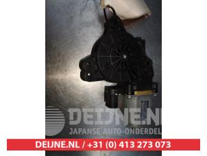 Hyundai I30 Door window motor O292063 photo 2