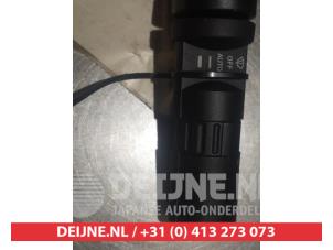 Nissan Navara Ruitenwis Schakelaar O309772 foto 2
