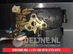 Daewoo Tacuma Deurslot Mechaniek 4Deurs rechts-voor O280949 foto 2
