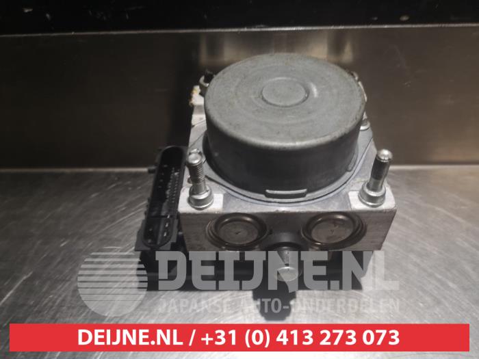 Gebruikte ABS Pomp Mazda MX-5 (NC) 1.8i 16V Prijs € 150,00 Margeregeling aangeboden door V.Deijne Jap.Auto-onderdelen BV