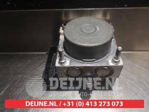 Gebruikte ABS Pomp Mazda MX-5 (NC18/1A) 1.8i 16V Prijs € 150,00 Margeregeling aangeboden door V.Deijne Jap.Auto-onderdelen BV