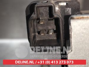 Mazda 2 Scheibenwischermotor hinten O300936 foto 4