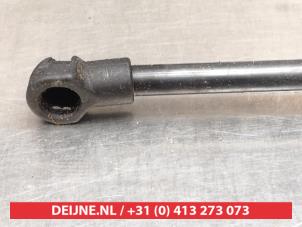 Toyota Yaris Rear gas strut, left O294495 photo 3
