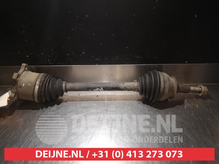 Gebruikte Steekas rechts-achter Nissan Pathfinder (R51) 2.5 dCi 16V 4x4 Prijs € 35,00 Margeregeling aangeboden door V.Deijne Jap.Auto-onderdelen BV