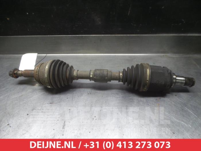 Toyota Avensis Verso Antriebswelle links vorne O318667