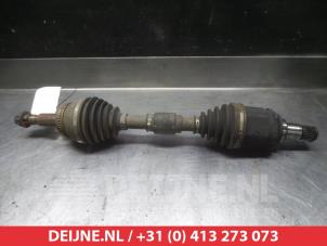 Gebruikte Aandrijfas links-voor Toyota Avensis Verso (M20) 2.0 D-4D 16V Prijs € 45,00 Margeregeling aangeboden door V.Deijne Jap.Auto-onderdelen BV