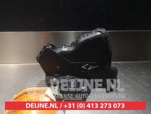 Toyota Avensis Door lock mechanism 4-door, front left O279877 photo 3