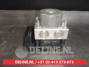 Nissan Micra ABS pump O337703 photo 4