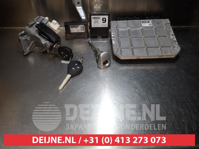 Toyota Avensis Computer Motormanagement O345528
