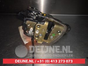 Toyota Corolla Deurslot Mechaniek 4Deurs rechts-achter O281832 foto 3