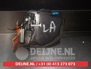 Toyota Auris Türschlossmechanik 4-türig links hinten O280590 foto 3