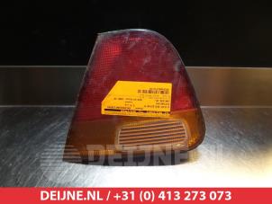 Gebruikte Achterklep reflector rechts Mitsubishi Carisma 1.6i 16V Prijs € 25,00 Margeregeling aangeboden door V.Deijne Jap.Auto-onderdelen BV