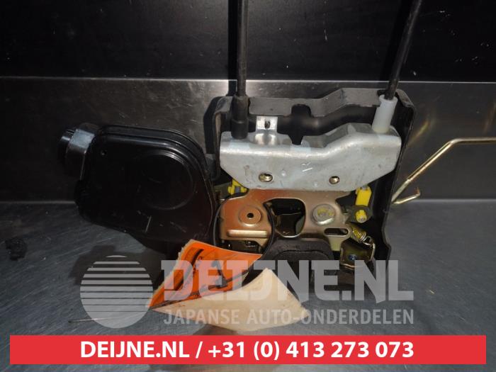 Hyundai Trajet Deurslot Mechaniek 4Deurs rechts-voor O280715