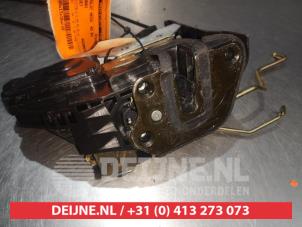 Hyundai Trajet Türschlossmechanik 4-türig rechts vorne O280715 foto 4