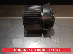 Nissan Cube Heating and ventilation fan motor O367025 photo 2