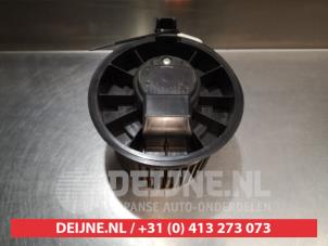 Nissan Cube Heating and ventilation fan motor O367025 photo 3