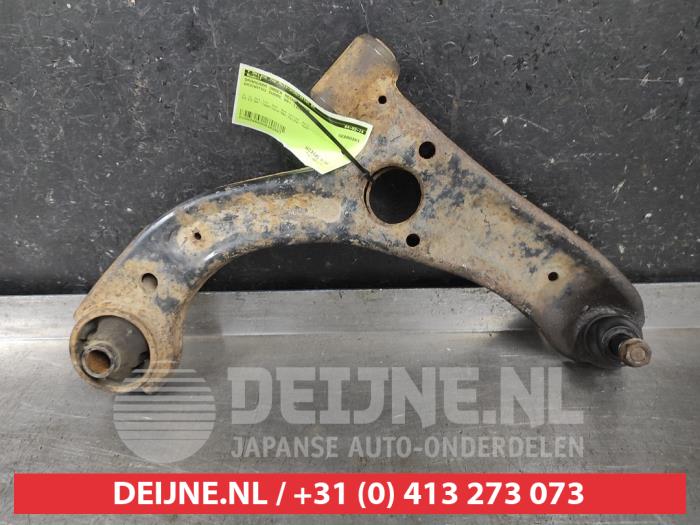 Daihatsu Cuore Querlenker unten rechts vorne O382607