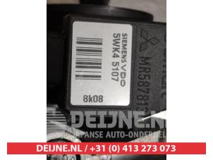 Mitsubishi Colt Ignition lock + key O335580 photo 3