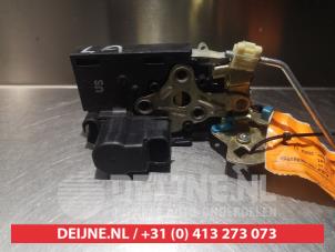Daewoo Tacuma Türschlossmechanik 4-türig links hinten O280277 foto 2