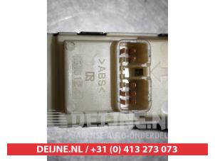 Subaru Justy Kombischalter Fenster O311735 foto 2