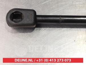 Hyundai Santafe Gasdemper Motorkap links O266022 foto 3