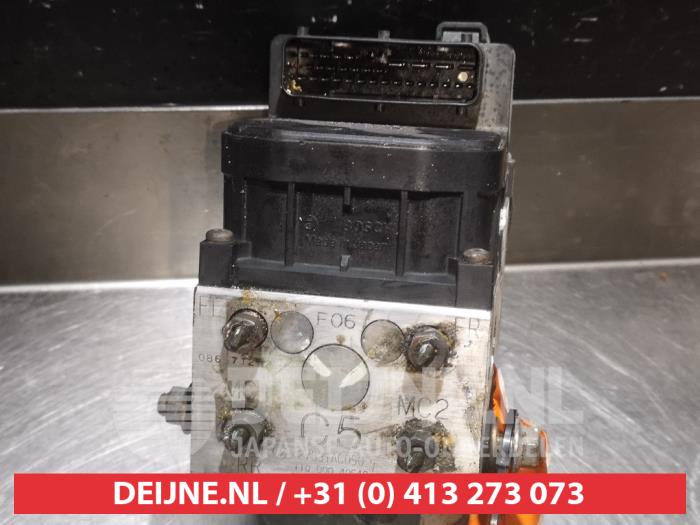 Gebruikte ABS Pomp Subaru Legacy Wagon (BH) 2.5 16V Prijs € 60,00 Margeregeling aangeboden door V.Deijne Jap.Auto-onderdelen BV