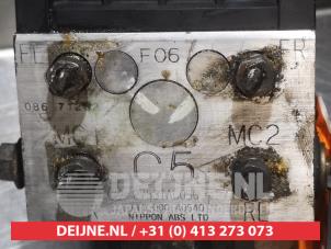 Subaru Legacy ABS pump O337741 photo 2