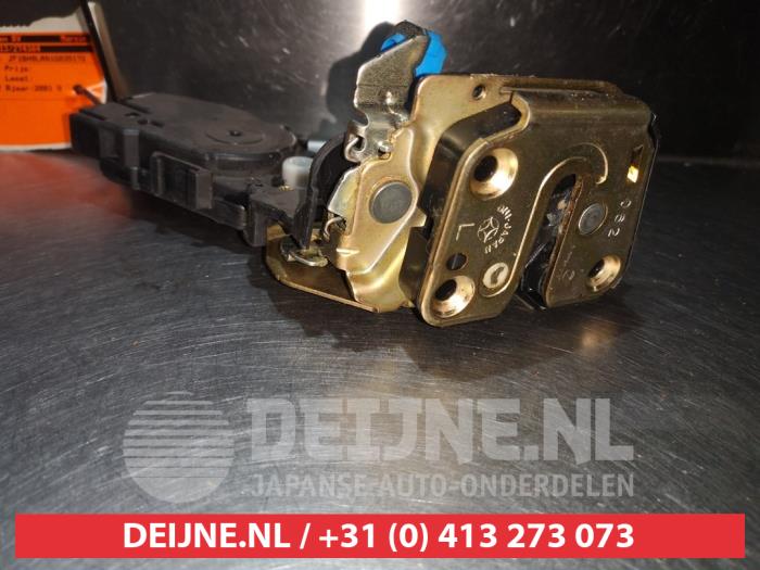 Subaru Legacy Deurslot Mechaniek 4Deurs links-achter O280184