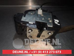 Nissan Micra Deurslot Mechaniek 2Deurs rechts O279182 foto 2