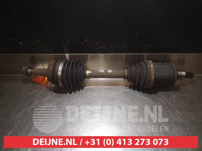 Gebruikte Aandrijfas links-voor Toyota RAV4 (A2) 2.0 D-4D 16V 4x4 Prijs € 50,00 Margeregeling aangeboden door V.Deijne Jap.Auto-onderdelen BV