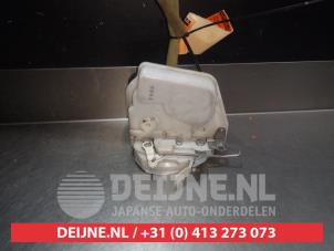 Mazda 2 Front door lock mechanism 4-door, right O280647 photo 2