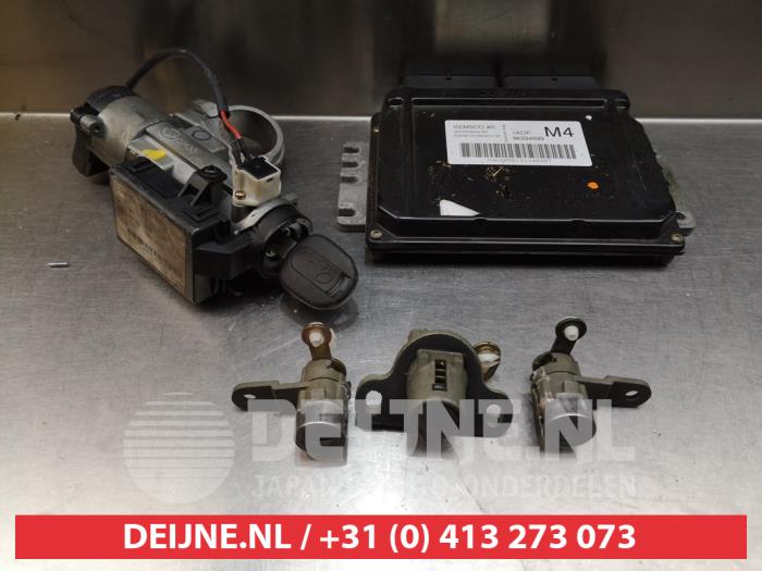 Chevrolet Nubira Schlossset Zylinder (komplett) O277669